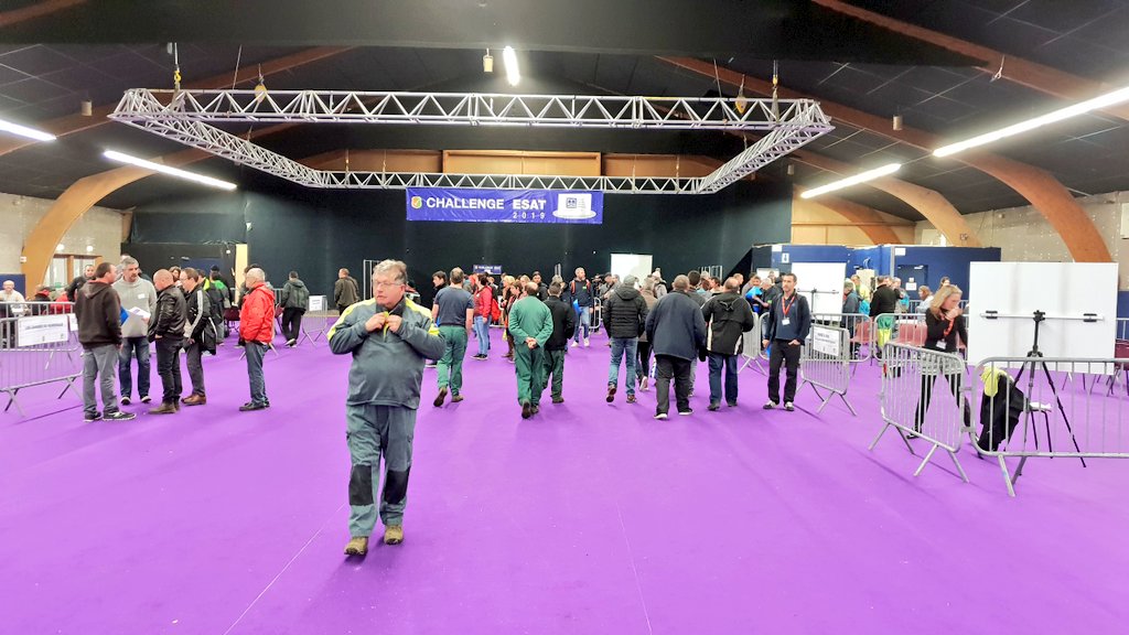 msa_armorique's tweet photo. 🔴#Evénement | C'est parti pour le #challengeESAT 2019 🛡 à Morlaix ! 250 travailleurs d'#ESAT (22, 29) et leurs moniteurs vont se challenger ce mardi lors d'ateliers tels que la #sécurité routière🚦, le #secourisme ou la #prévention lors de travaux en espaces verts🌳🌱. https://t.co/JYFOG7HIL9