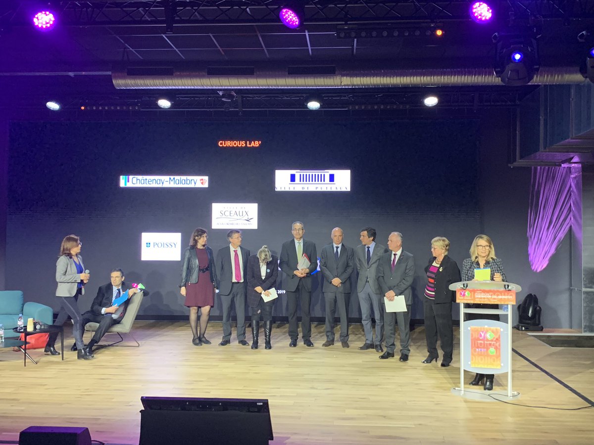 hautsdeseinefr's tweet photo. #JourneeIC Plusieurs projets vont être lancés et notamment :
✅ le Web des initiatives collaboratives nouvelle plate-forme numérique départemental destiné aux habitants
✅ le CuriousLab des défis communaux, un laboratoire d’idées à l’attention notamment des actifs, des étudiants https://t.co/Id72yCrkKz