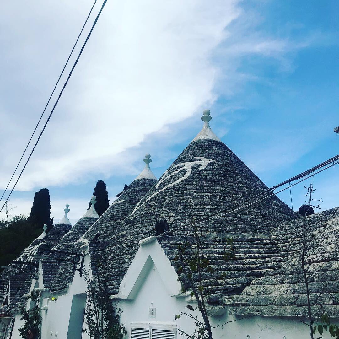 Puglia dreaming this morning.....the land of the Trulli, olive groves and the stunning white washed towns. 

Italy has got it all so where’s your favourite place to visit??
Or where would you LOVE to try?? 
.
.
.
.
.
#barpiazzanewport #pugliadreaming #ostuni #monopoli 1/2