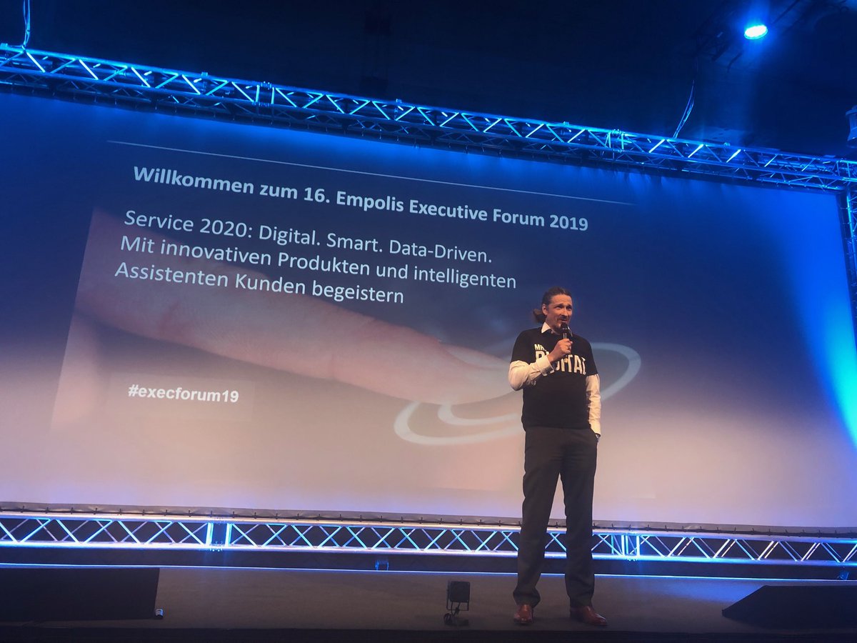 EricBrabaender's tweet photo. Mr. Digital aka Christian Schulmeyer opening @EmpolisSoftware #execforum19 https://t.co/jpMmewGdMa
