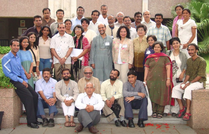 GopiWarrier's tweet photo. I read him in the mid-1980s and was inspired to become an #EnvironmentJournalist. Since the 1990s I turned to him for mentorship and advice. After pioneering the genre, @DarrylDmonte encouraged others to write on environment - https://t.co/4LnYM541HQ https://t.co/mAHTj8DZ1L