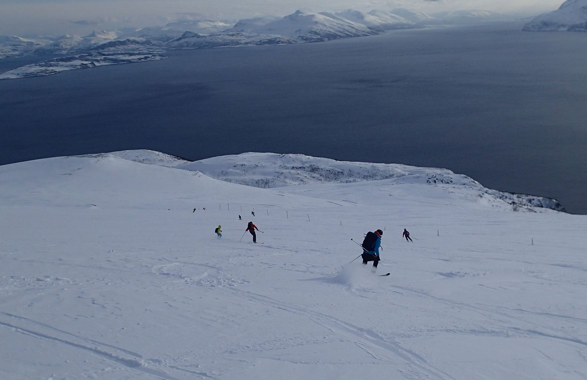 CenterLyngen's tweet photo. What a day on Arnoya!
The views, the weather, the snow and the smiles - they tell you the whole story. #lyngen #lyngenalps @Northern_Norway @visitnorway #skitour #skitouring #ski #skiing #Norge #mountain #mountains #Uløya https://t.co/xF6BlaDVL4