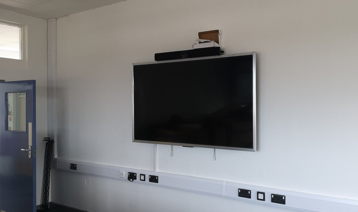 it_exact's tweet photo. Installed last week for a local College in their Training Rooms.  5x Cello 75" 4K Ultra HD LED TV's with ConXeasy Soundbars. @Sheffieldis @ChesterfieldIs @Rotherhamiss @DerbyshireTweet https://t.co/bI7gkMTuc3
