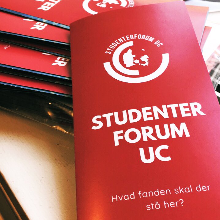 Profstuderende's tweet photo. Vi har lavet en fejl, @aahlers. Er vi så gode studerende nu? Der skal meget mere til end en SoMe-kampagne. Det kræver strukturelle ændringer at skabe trivsel i #uddpol. #deldinefejl #ellerhvad #UngdommenNuTilDags https://t.co/CkNTF8Xad2