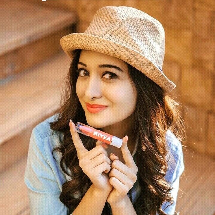 mirayemoscelik's tweet photo. #YeniProfilResmi #preetikarao #pree #HarshadArora #Bepannaah #beintehaa #benimsin😍😍😍😍 https://t.co/5rvXYJWauh