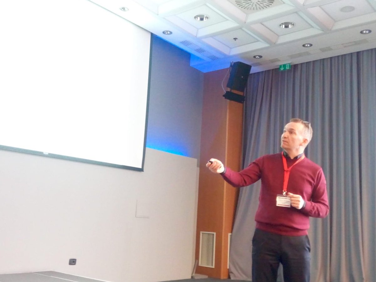 nanoGe_Conf's tweet photo. #AOHM19 Opening our 2nd day with M. Berggren explaining #organic #bioelectronics: “The #BioComLab platform records sensors, send the information through the body, connect it to the cloud, and then perform decisions to operate drug delivery devices" https://t.co/aFZQotRQBP