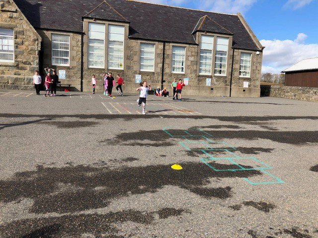 ASAberdeenshire's tweet photo. Pupils at #Drumblade School were put through their paces today at #JuniorJog Club.
Not only were they running but the club has fantastic cross curricular links and the pupils were also practising their #numeracy skills! https://t.co/xBcqvmbk0m