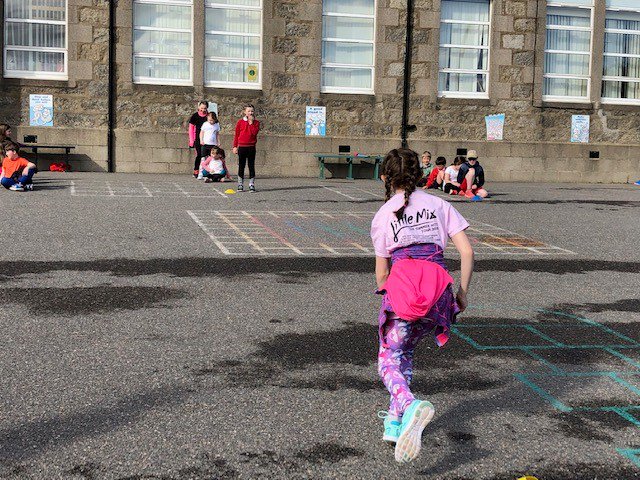ASAberdeenshire's tweet photo. Pupils at #Drumblade School were put through their paces today at #JuniorJog Club.
Not only were they running but the club has fantastic cross curricular links and the pupils were also practising their #numeracy skills! https://t.co/xBcqvmbk0m