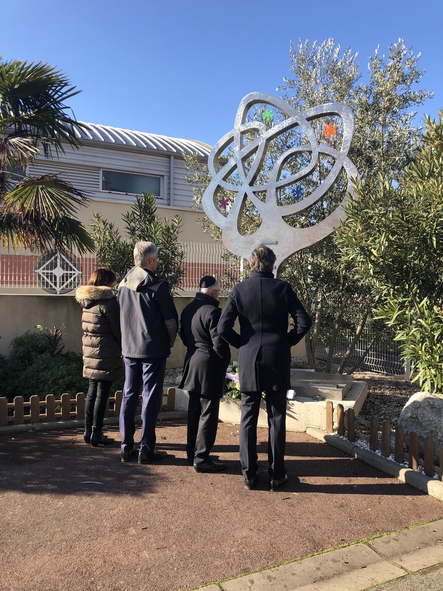 Laurent Wauquiez tweet media