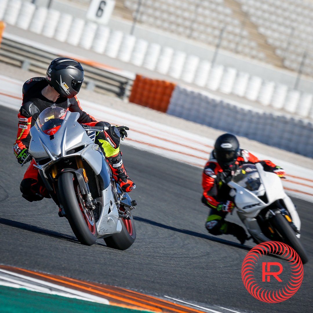 PixMotoRR's tweet image. Très bonne journée avec Box23 à Cheste. Toutes les photos sur notre site!! @box23orga à @circuitvalencia @gimoto_official @ApriliaOfficial @pirellimoto #roulage #trackdays #alcarras #canon #canonespaña #circuitos #motosports #motospeed #motolifestyle #neumaticos #moterosespaña