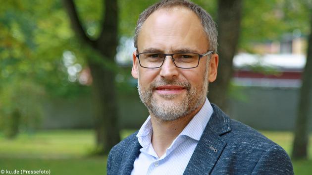 DuMont, Funke und Co.: Die letzte gedruckte Zeitung erscheint 2033, berechnet Professor Klaus Meier. Was müssen Verlage bis dahin tun?
meedia.de/2019/03/19/dum…