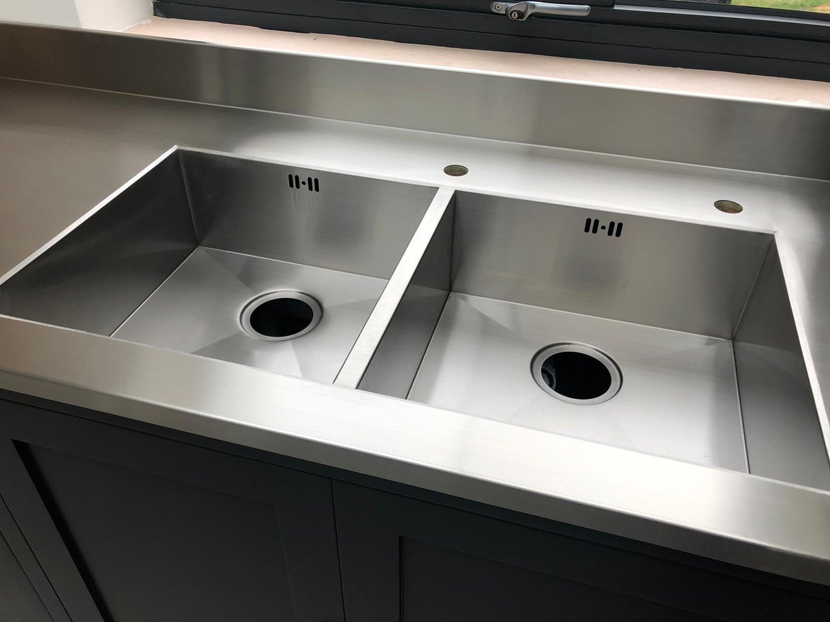 mpmengineering's tweet image. A set of #stainlesssteel #worktops installed today in #norwich with fully #welded  integral #sink , integrated #upstand looking fantastic again this @themaincompany #kitchen #design #stainlesssteelworktops #kitchendesign #kitchenisland #kitchencabinets #interiordesigner