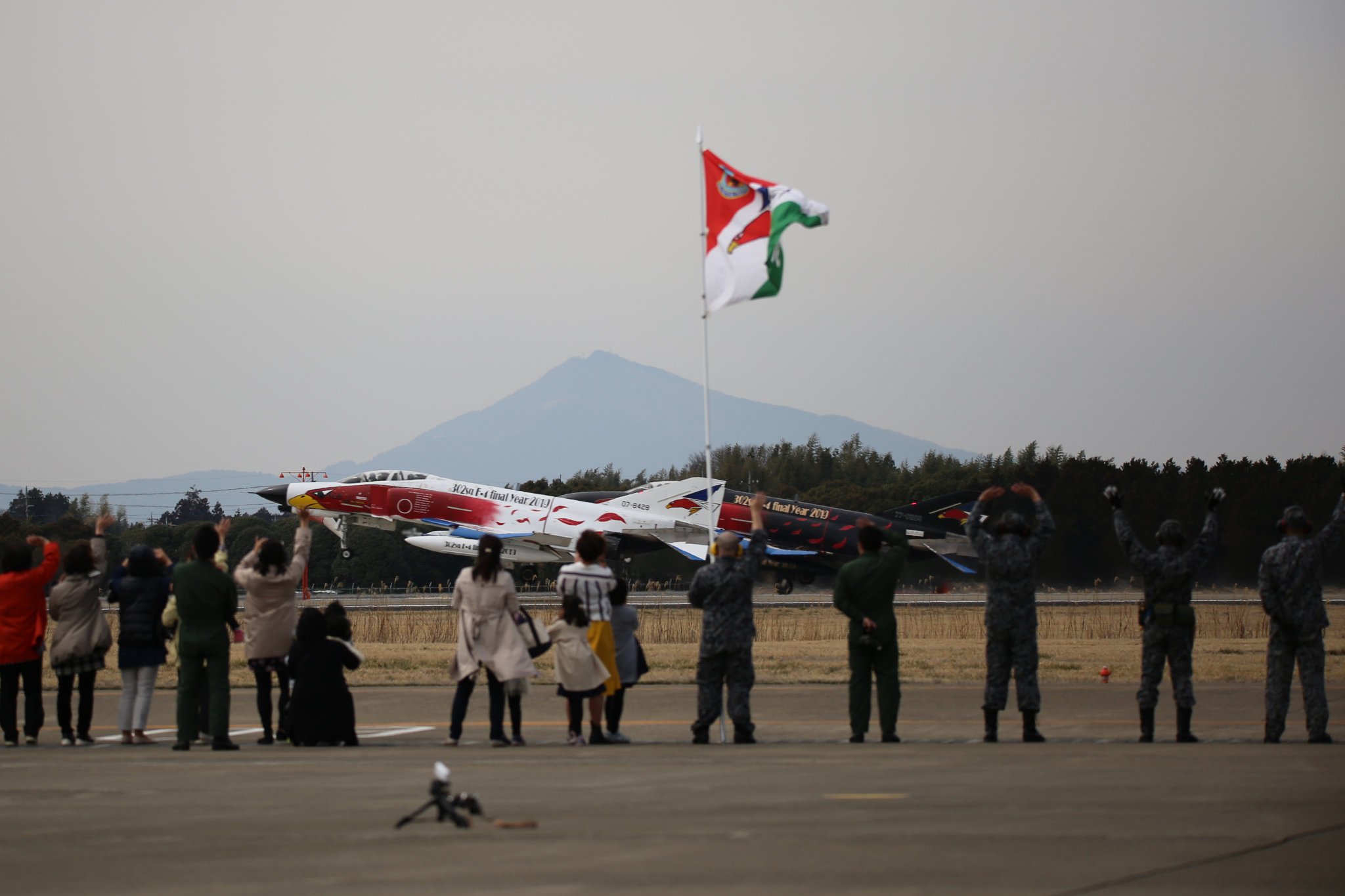 D2AzZdBUgAAlSOx.jpg:large