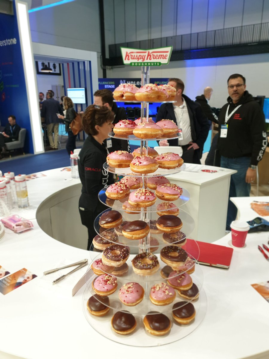 SophieAtOracle's tweet photo. Good morning #UNLEASH19 London! How ready are you for #HR #cloud #transformation? Come to our stand no. 201, we have lots of fun surprises! https://t.co/VRwucY0xAV