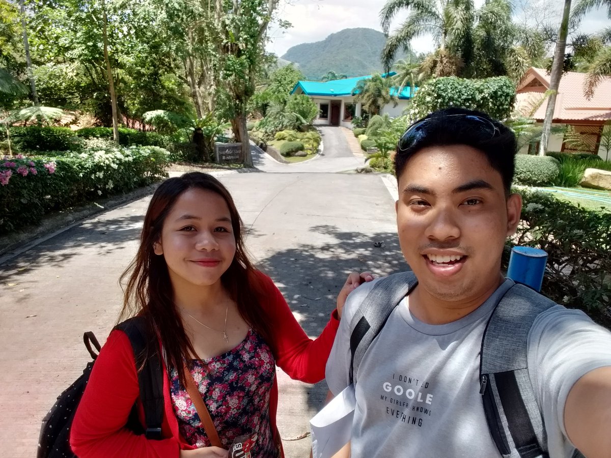 LyCrema's tweet photo. with my not so adventurous man 😂😂😂😅😘😘😘 #1stanniversary https://t.co/qzww5v3eAb