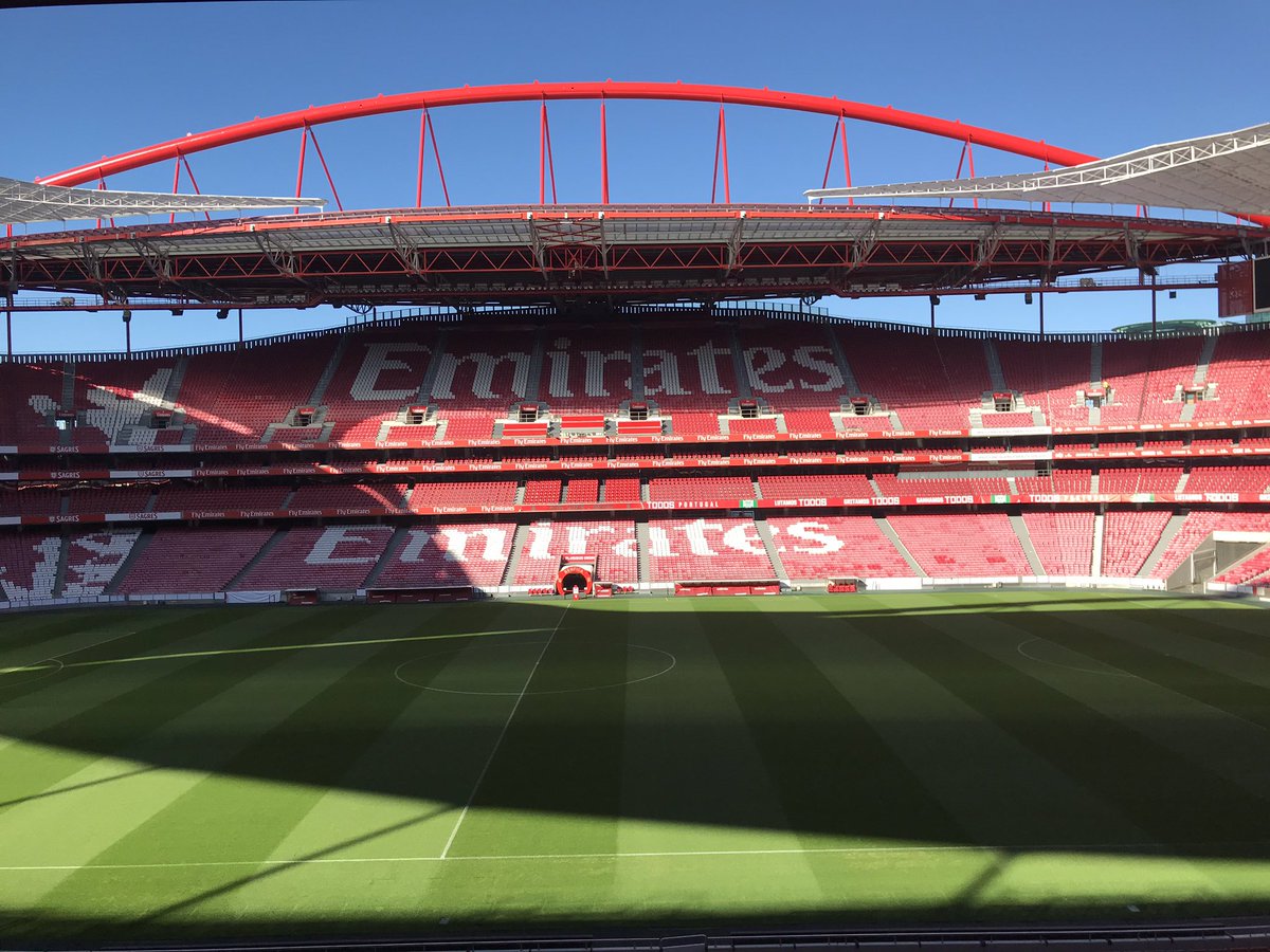 barryloekenbach's tweet photo. Starting the @sitecore partner connect in Lisbon. Proud to present @SitecoreMercury on behalf of #avivasolutions https://t.co/W3kOZidPFI