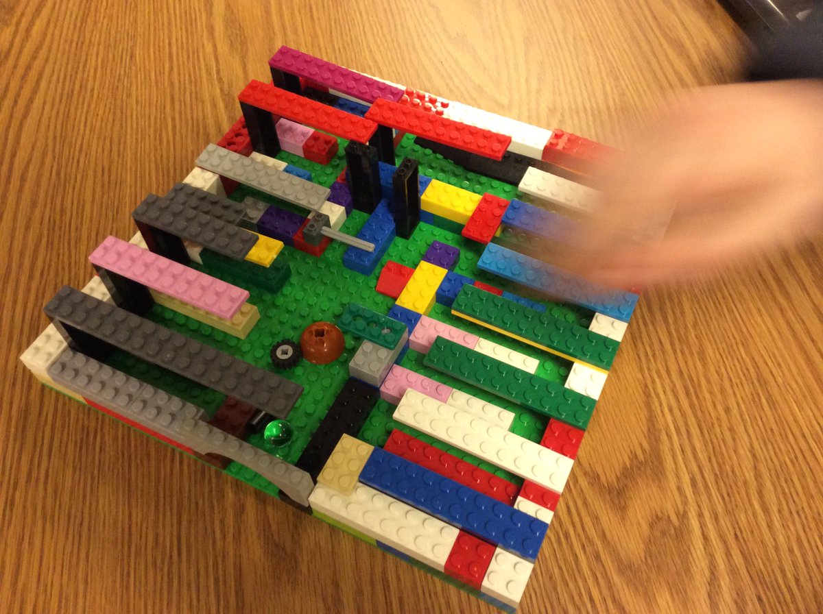 MrSauve_Waverly's tweet photo. #WaverlyEDU 2nd grade Ss using trial & error to craft #legotiltmazes. Love the #creativeprocess when young minds are working together. Shoutout to @garymdonahue for sharing this awesome idea! #whatdoeslearninglooklike https://t.co/NkRlhAljGU