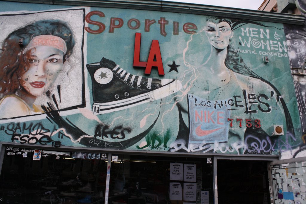 CLosPosts's tweet image. Sportie LA: The Original Sneaker Shop drippinanddressin.wordpress.com/2019/03/19/spo…