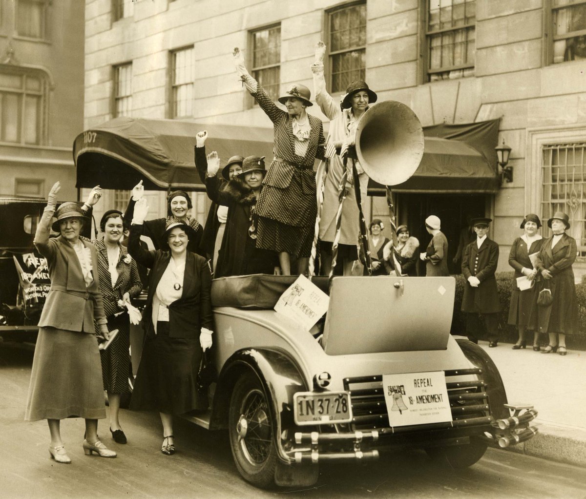 MuseumofCityNY's tweet photo. NYC women were key players in ending Prohibition. 🥂While women are often remembered as some of the most visible advocates of temperance, they were also leading the charge against the 18th amendment: https://t.co/TAU9zhM0IT #WomensHistoryMonth https://t.co/jGgjmF0TjL