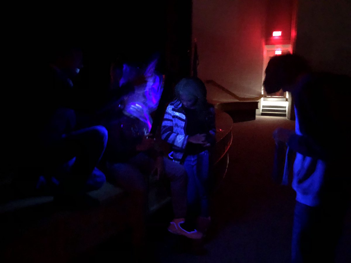 MrsEDesignTeach's tweet photo. Light painting with a photography class that is so creative and is loving to experiment with this art form! #shsindianpride #scpsva https://t.co/3EFD9hTW0D