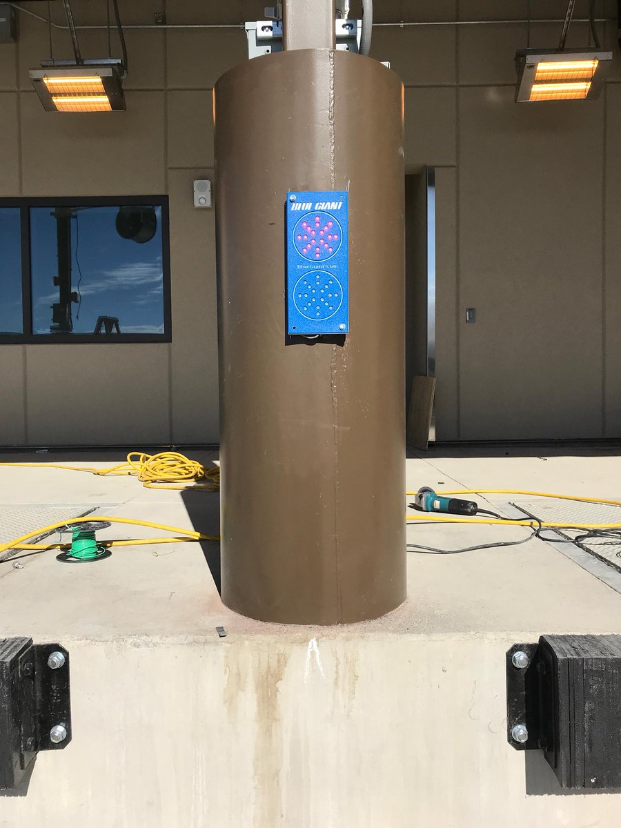MikesOverheadD3's tweet photo. Hydraulic Dock installation DFW Airport
#DFW #Airport #docking https://t.co/4cWjD6L8BL
