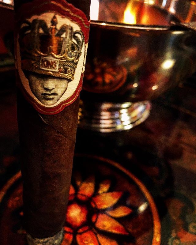 FamousSmokeShop's tweet photo. Morning cigar @caldwellcigars #longlivetheking. #cigar #cigars #cigarsmoker #cigarsmokers #cigarlife #cigarlifestyle #cigaraficionado #caldwellcigars #downandback #nowsmoking #cigaroftheday #cigarsociety #cigaraficionados #cigarro #cigarsnlife #cigarsda⦠https://t.co/Z26hVcvjvP https://t.co/Ta7Sc0YTs0