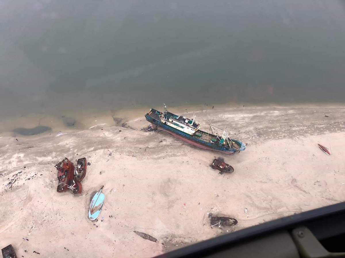 Williamz902's tweet photo. Spare a thought for #Beira. It's almost completely destroyed and looking like a war zone. 90% of the houses don't have a roof, no water, power or communications. Worst disaster in the history of the city. Moz saying death toll may surpass 1000. Most of the city evacuated. https://t.co/Dnu64zTAYk