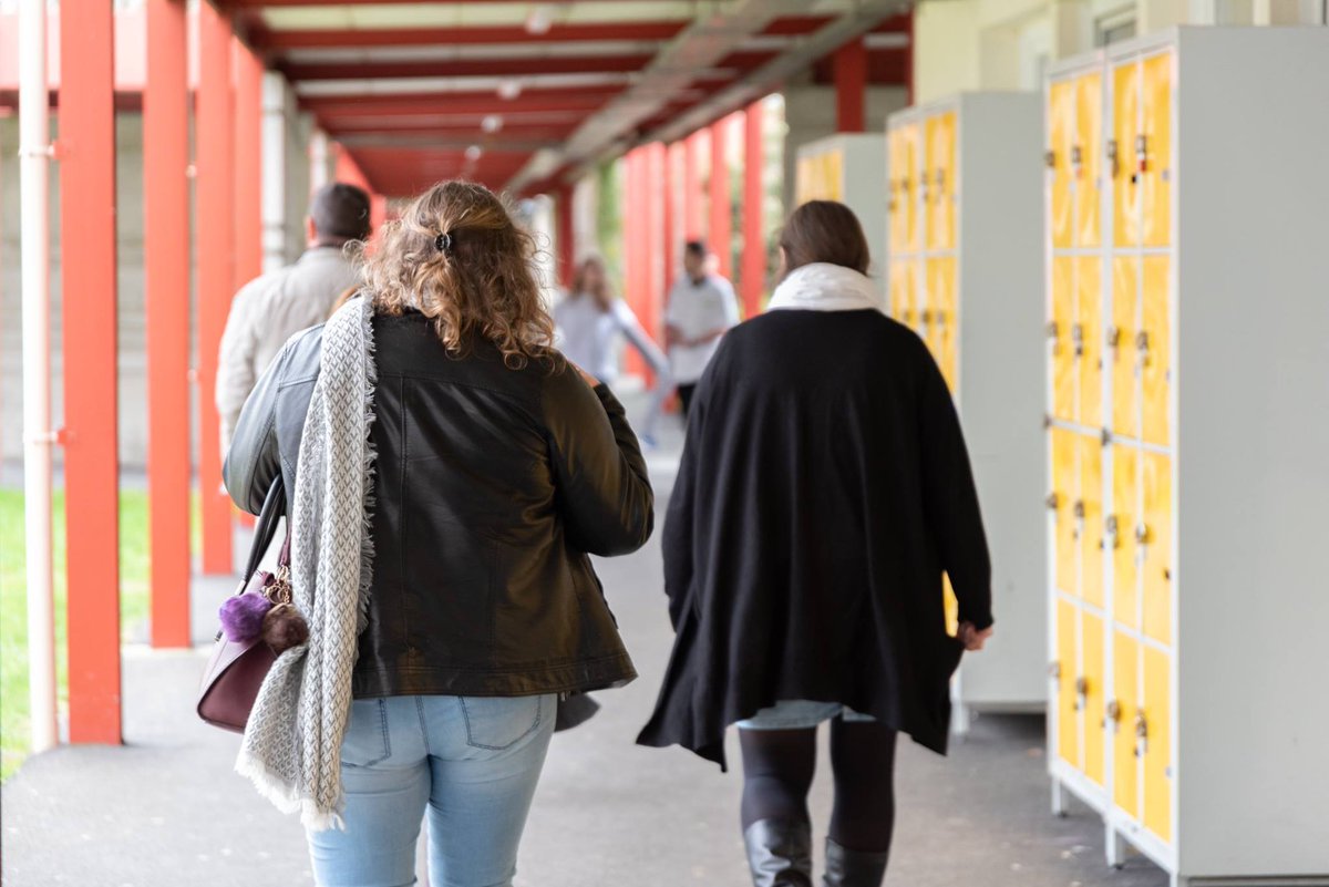 Chateauroux36's tweet photo. Samedi, le #lycée #Naturapolis de #Châteauroux ouvrait ses portes à ses futurs élèves et à leurs parents qui ont pu #découvrir les trois centres de #formation (#LEGTA, #CFPPA et #CFA) et les différents plateaux techniques et les #exploitations #agricoles. #PortesOuvertes https://t.co/9zifVMA9KM