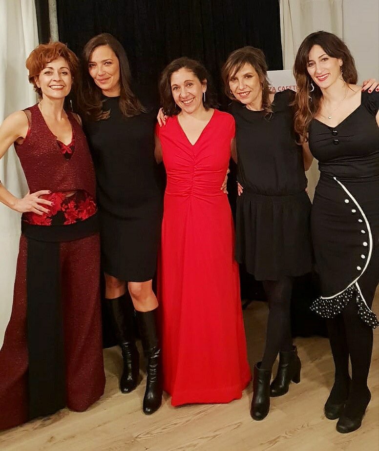 La actriz Paku Granxa en los premios .<a href="/uniondeactores/">Unión de Actores y Actrices</a> con total look de la firma <a href="/BREAofficial/">BREA</a>