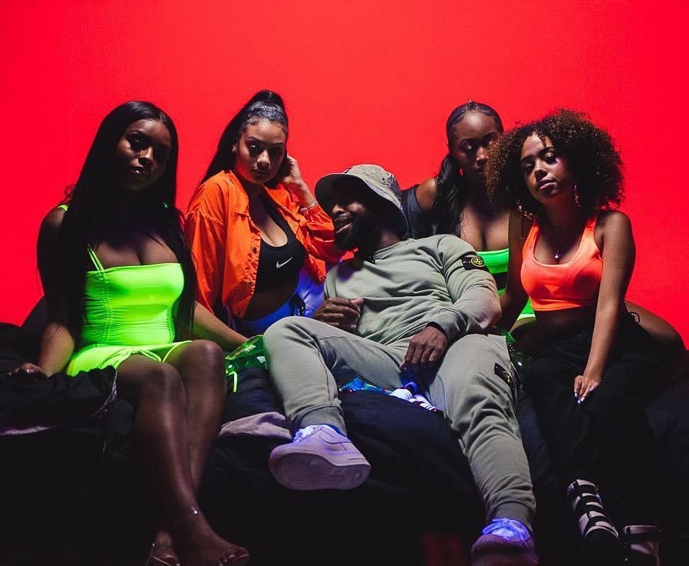 alacrangroup's tweet photo. New music is comming out on Alacran Records @1baseman😍🍭| #SKITTLES
📹 @saberscope
.
.
.
_____
@AlacranGroup @JOATMusicGroup #1baseman #joatmusicgroup #AlacranRecords #newmusicfriday #NMF #new #music #Record #NowPlaying #Epic #outnow #newsong #song #listen #Grime #Rap https://t.co/tQ1uqDOl8E