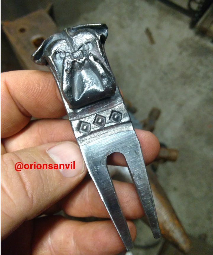 OrionsAnvil's tweet photo. Bulldog divot, I forge these to order.
#bulldog #divottool #golftool #forged #handmade #mississippimade https://t.co/SzjDj6SLqH