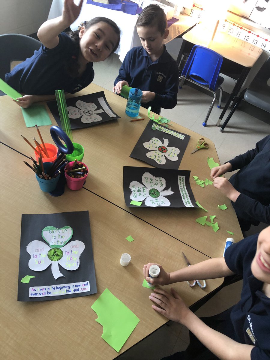 MrsE_DeBellis's tweet image. We can use the clover to help us understand the Blessed Trinity: God the Father, the Son, and the Holy Spirit #CatholicTeachers #BlessedTrinity @HCDSB @StBeneHCDSB