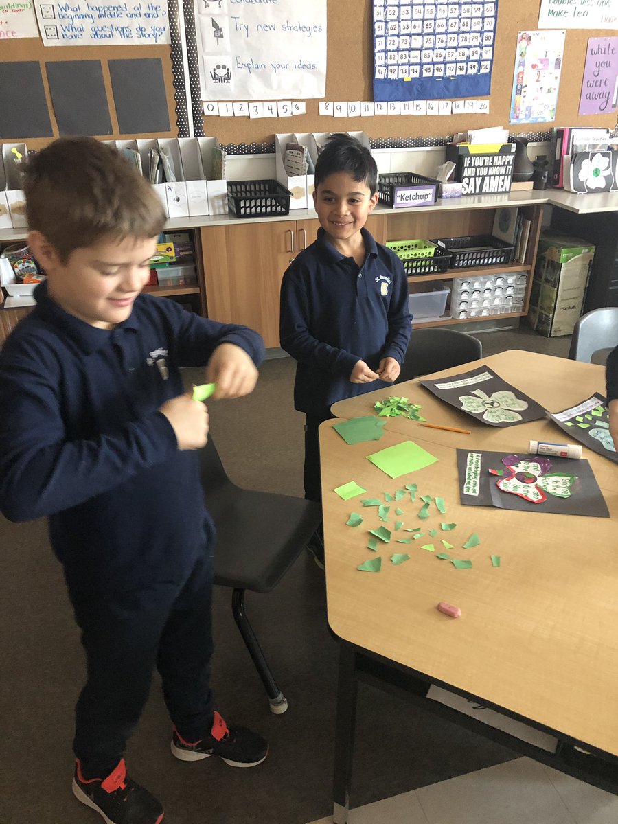 MrsE_DeBellis's tweet image. We can use the clover to help us understand the Blessed Trinity: God the Father, the Son, and the Holy Spirit #CatholicTeachers #BlessedTrinity @HCDSB @StBeneHCDSB