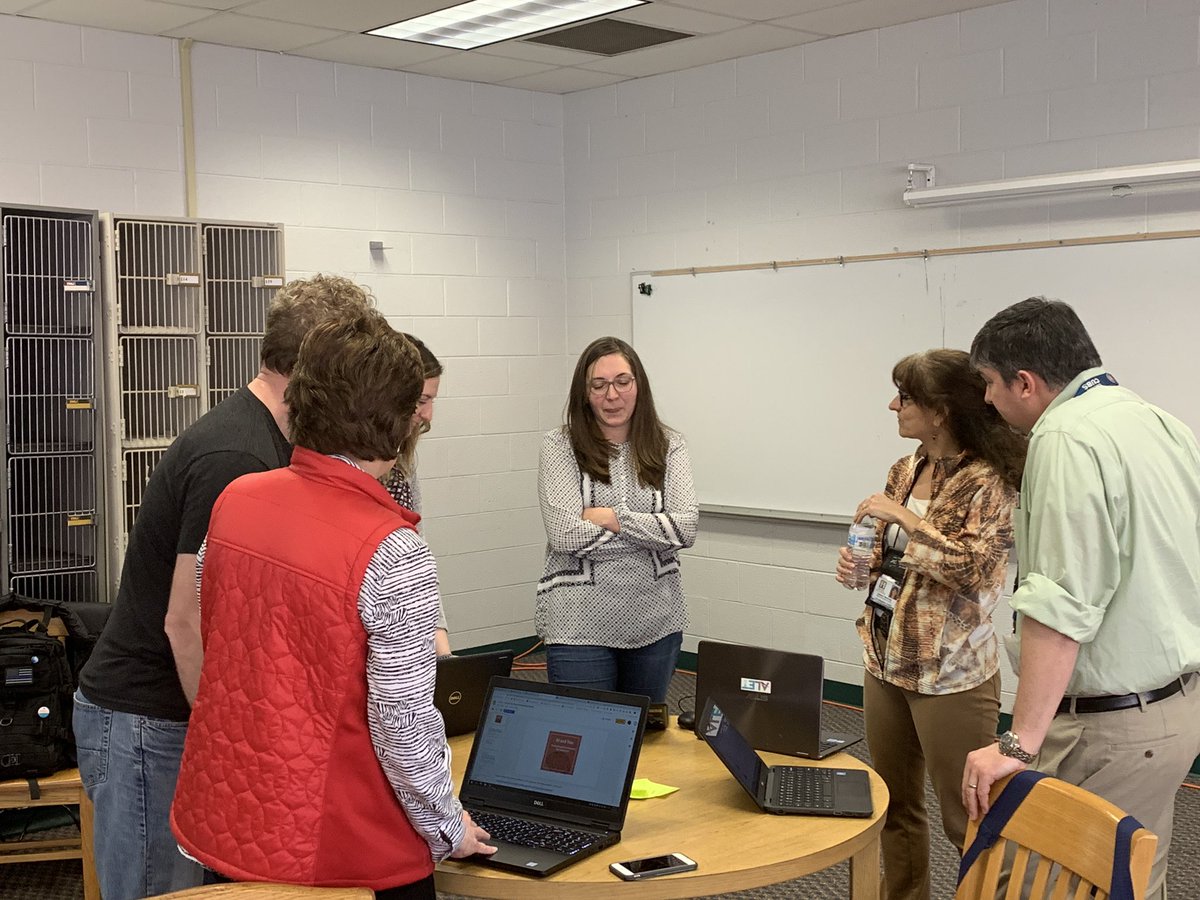 kelli_lane's tweet photo. Today the secondary #hcseli design team is learning all about AI through the innovative designer strand of #aldlcs. Teachers are reflecting on #googleai experiments. https://t.co/kqS64GM8PU