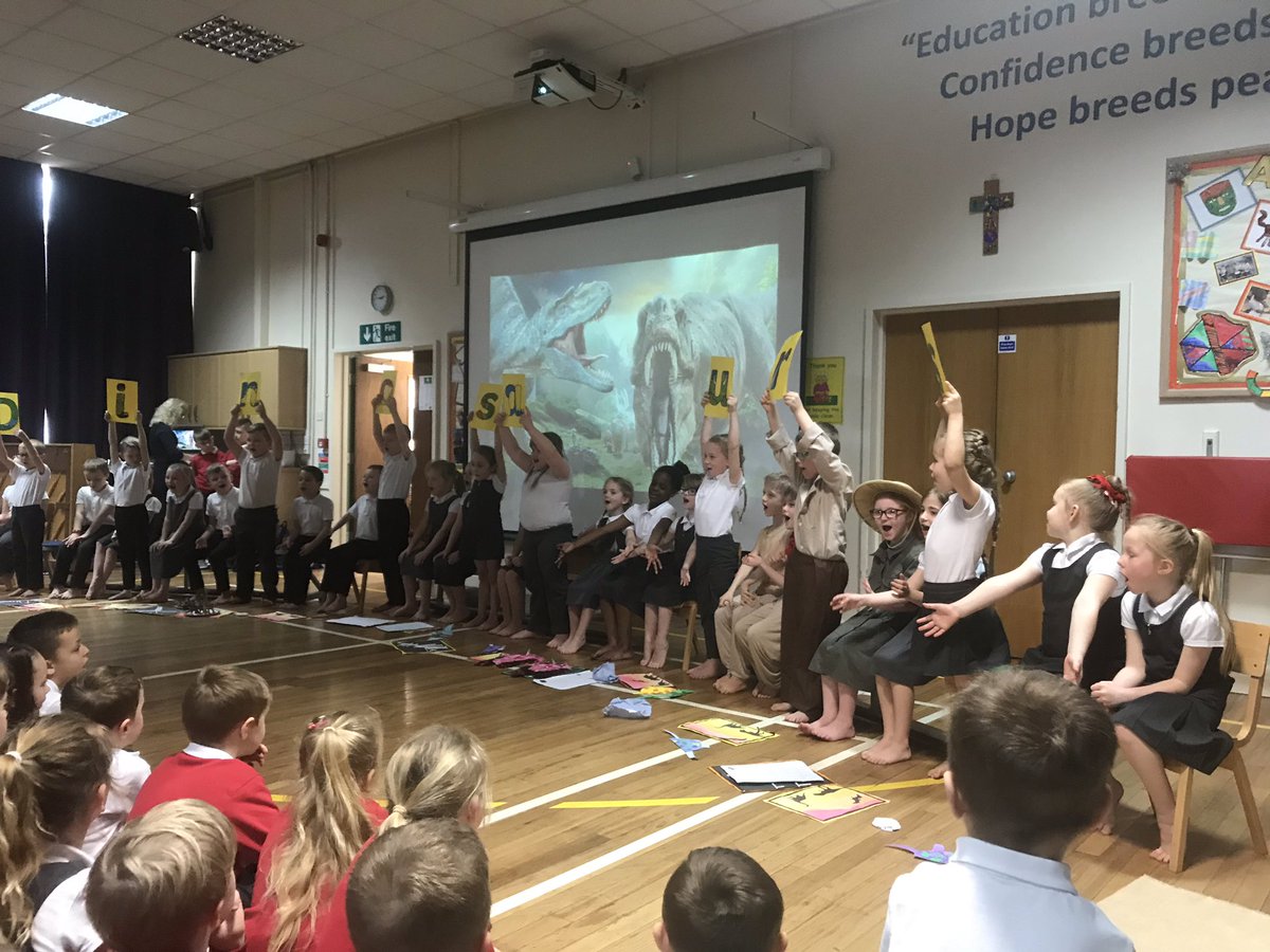 BirkwoodPrimary's tweet image. DINOSAURS 🦖 #classassembly