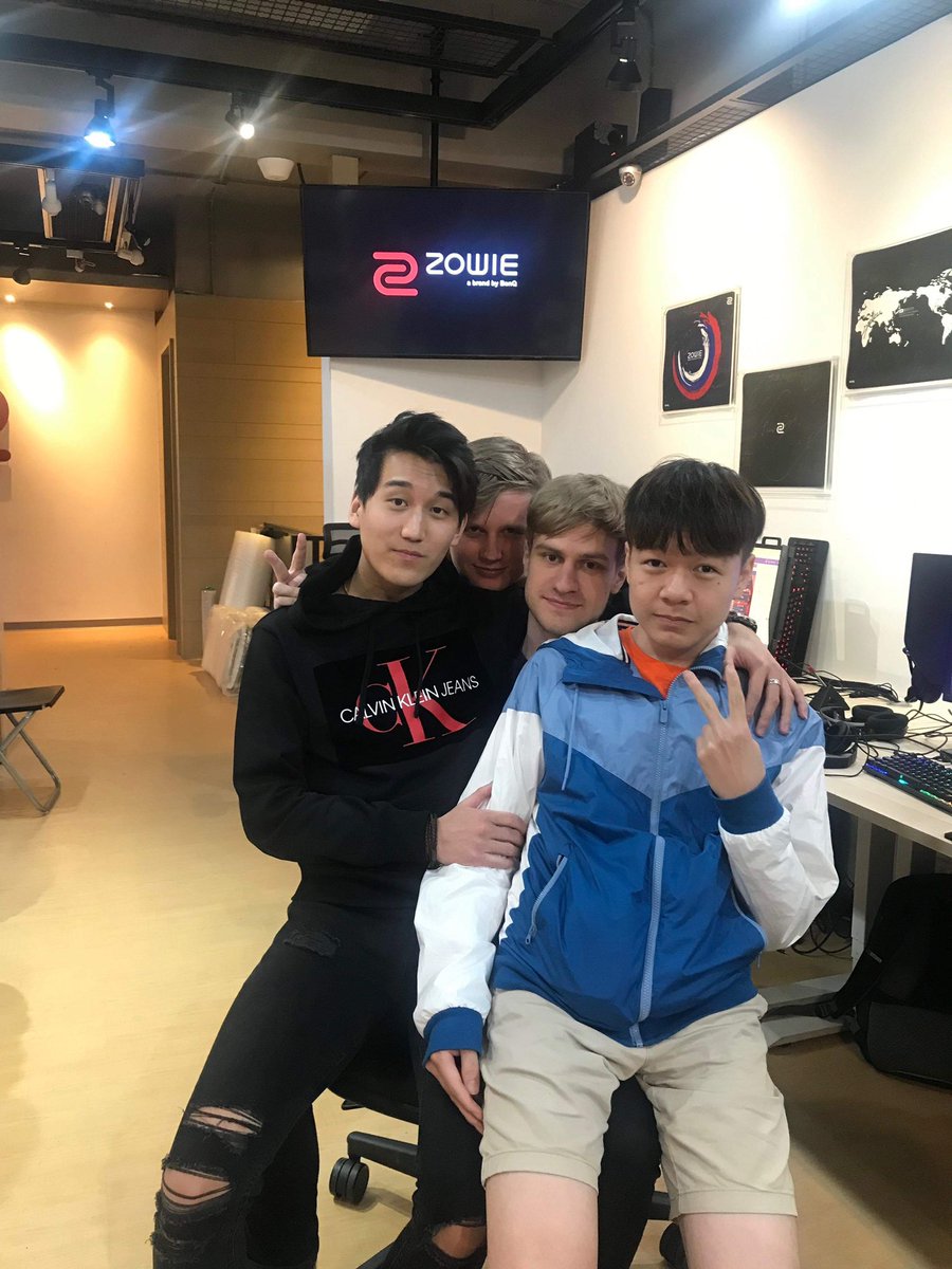 Thank you <a href="/ZOWIEbyBenQ/">ZOWIE</a> in taipei for letting us play our first match here! 2-0 Victory #Boluo
