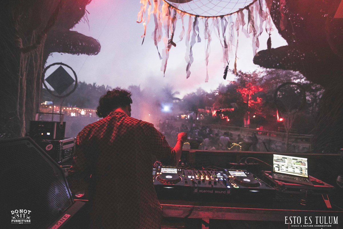 donotsit_'s tweet photo. Sunrise enchanted vibes with @Atishmusic! 💫🙏 #donotsitintulum #donotsitontour https://t.co/v3SGd631Cd