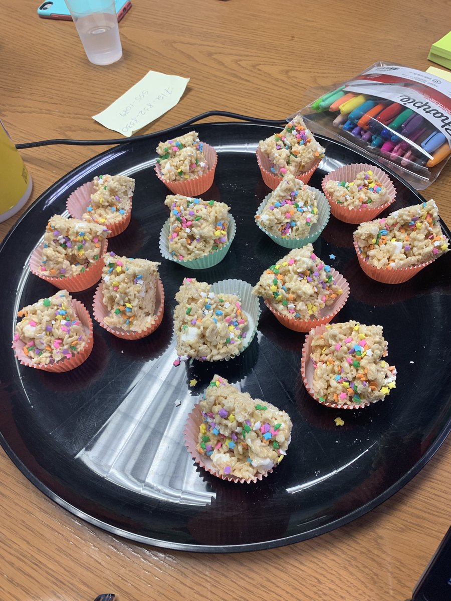 NinitaSofia1's tweet image. It’s time for another #ProjectRetrospective! And this time we have some homemade snacks 😬 @yanceyj1 @stellaarista @madeinSFlorida @bonjovi30