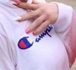 ryec4rter's tweet photo. Yea yea she ugly asl, but how you get fake champion? https://t.co/MfbF5xTynr