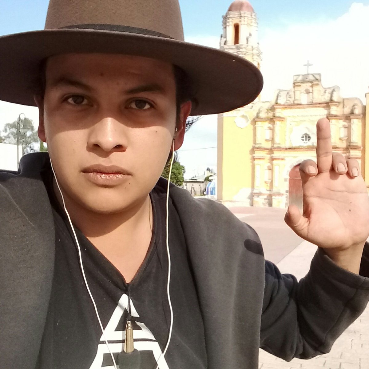 axm_de's tweet photo. #NuevaFotoDePerfil https://t.co/tGGrP6DSuM