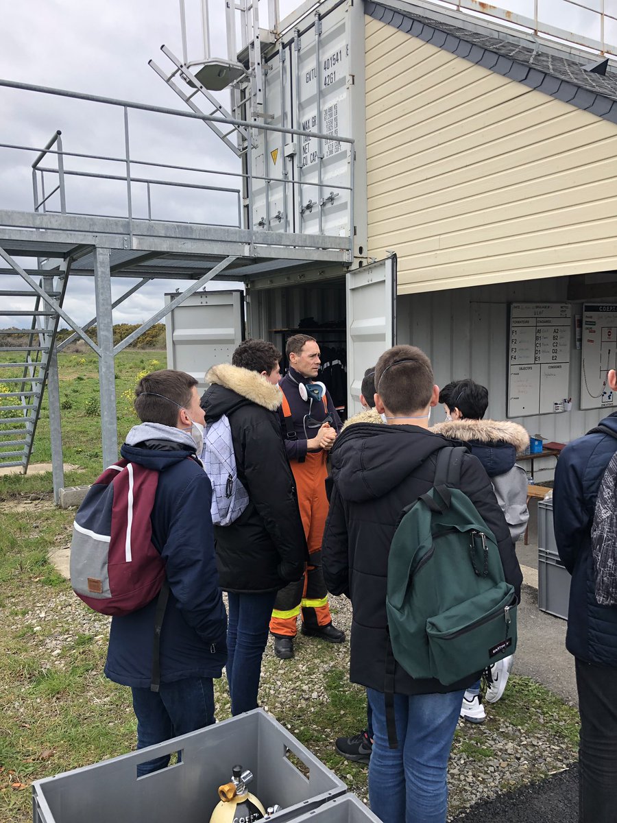 sdis53's tweet photo. Les cadets de la Sécurité Civile de Craon et Cossé-le-Vivien à la découverte du plateau technique du SDIS 53 #engagementcitoyen @CadetsSecCivCos @l_oriette  @lamayenne @Prefet53 https://t.co/XJRco4VYjm