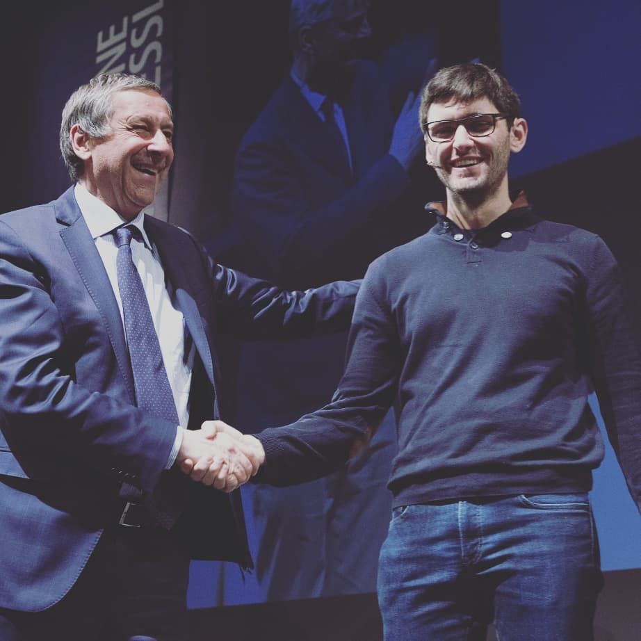 FBK_research's tweet photo. Grazie ancora a @davidedattoli oggi a Trento davanti a oltre 400 persone, tra studenti delle superiori, universitari e cittadini trentini, per la #BKLecture2019!
#imparareaimparare #innovazione #Trentino #Trento #FBKjunior #FBKresearch @ProvinciaTrento @talentgardenen @UniTrento https://t.co/Pb9Yzfl2H3