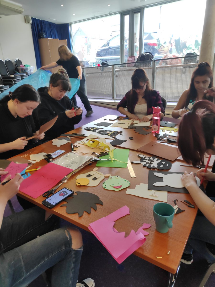 salisburyplay's tweet photo. Today our performing and production art students have been busy making masks in preparation for their school performances starting next week #ProductionArts #ChildrensTheatre #Masks https://t.co/IGm5g9SlGi