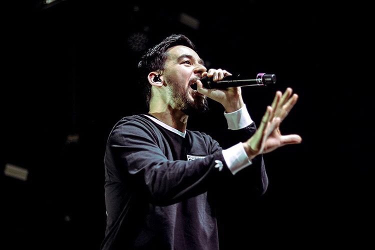 LPLive's tweet photo. Great photos from Zürich by @theneeza. #PostTraumaticTour https://t.co/2yy1WZoe38