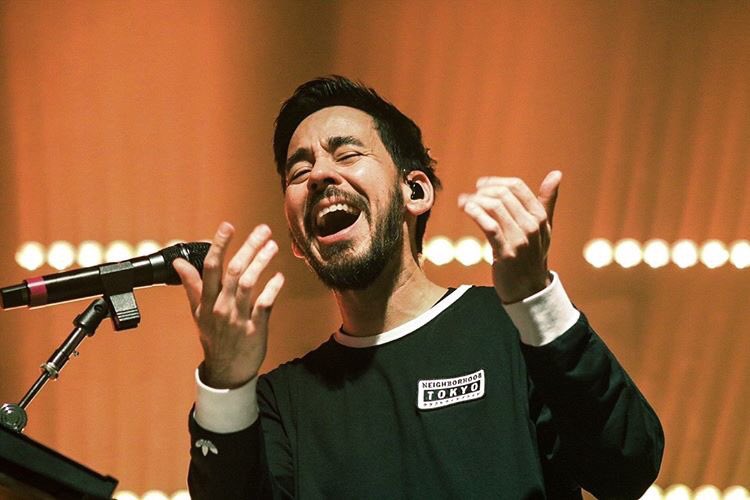 LPLive's tweet photo. Great photos from Zürich by @theneeza. #PostTraumaticTour https://t.co/2yy1WZoe38
