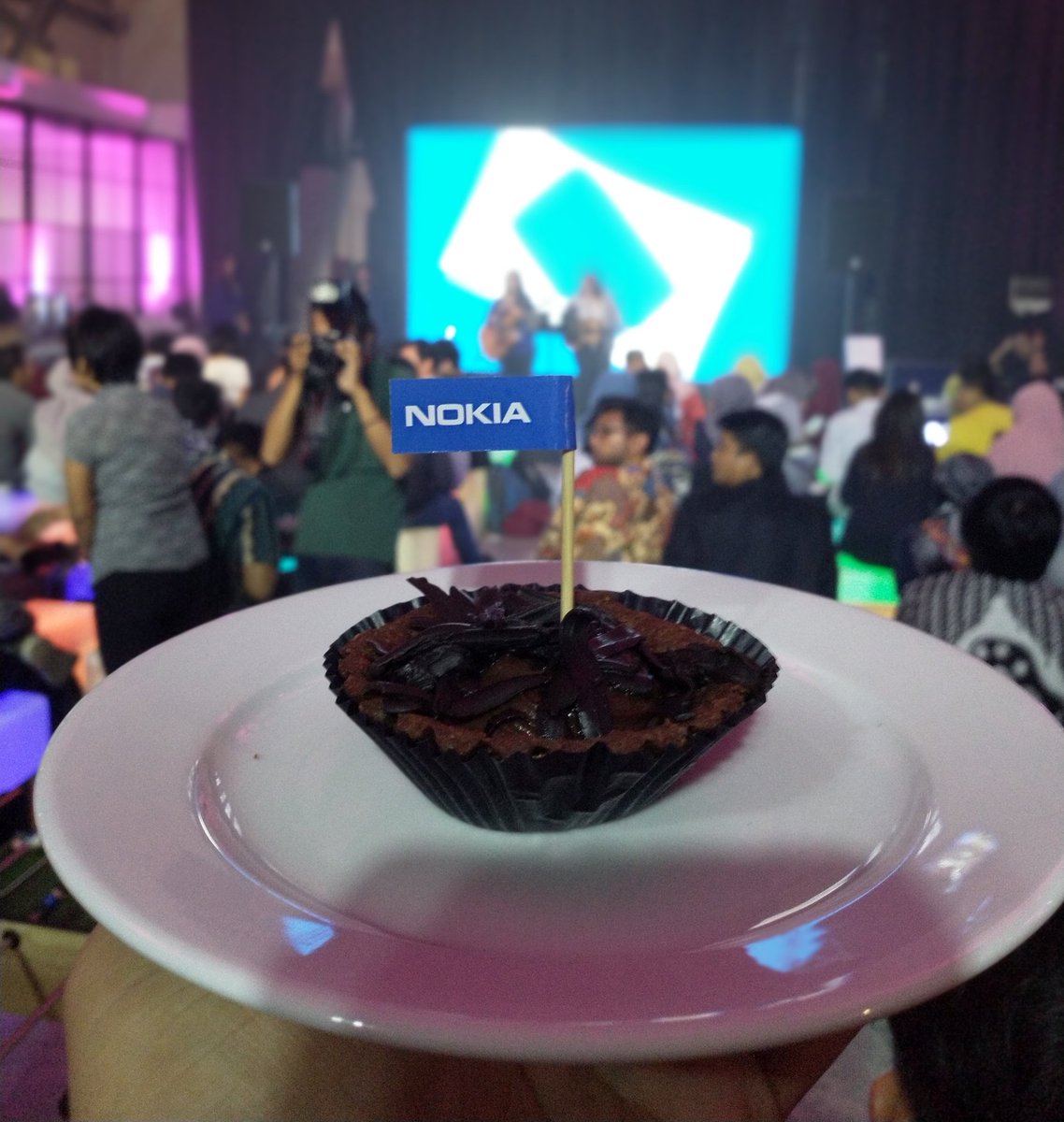 nokianesia's tweet photo. Ada yang bisa tebak ini kue apa? #nokia31plus https://t.co/UoQ6Wn8v2o