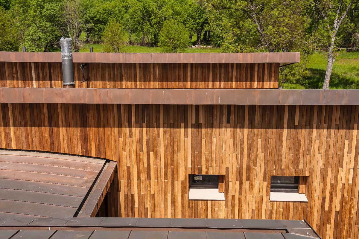 We do not just find comfort in our home. At least, not just on the inside but also on the outside.
Wouldn’t you like to have such a fantastic outdoor?
👉🏼  bit.ly/2M4fELz