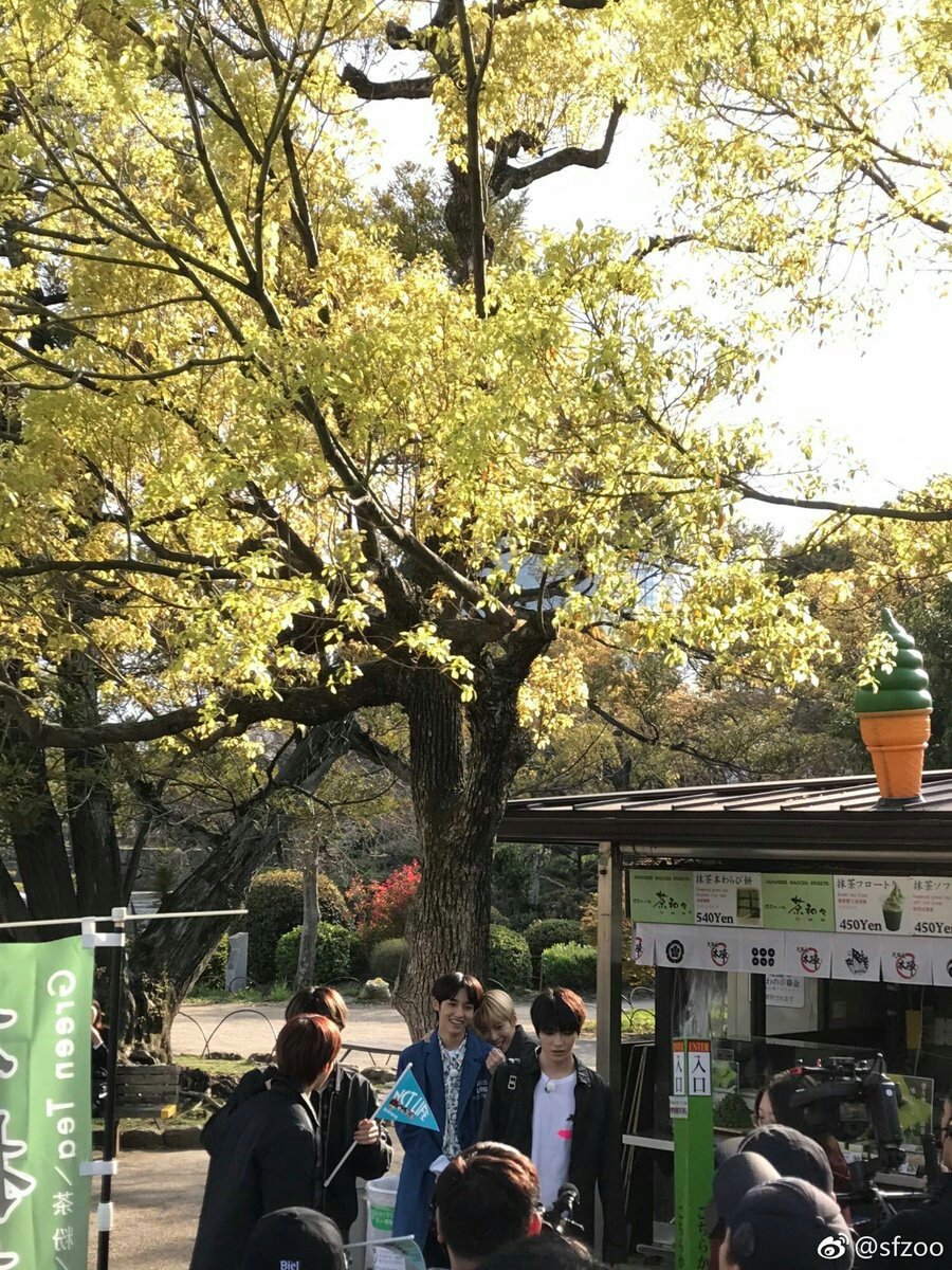 170412 >_____< Taeil, Taeyong, Doyoung, Yuta & Winwin spotted by OP at Japan tl film "NCT LIFE in OSAKA!"