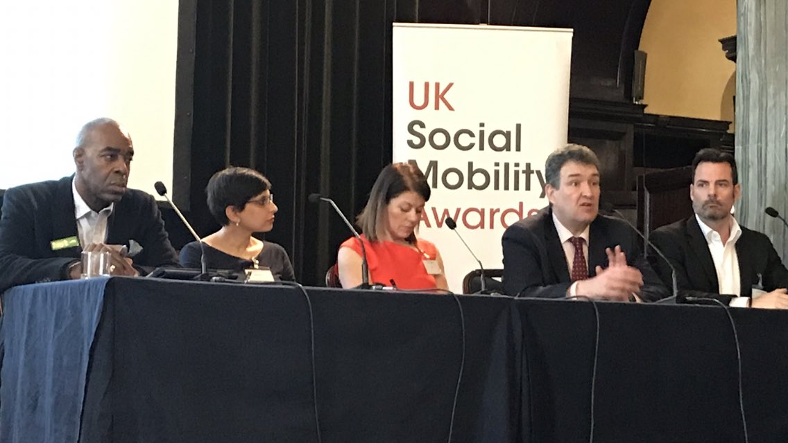 LayneyDo's tweet image. Employers can make a significant difference on #SocialMobility @MatthewCCoats1 @UKCivilService built the topic into the fabric of the @MoJGovUK , changed recruitment, collected data and introduced schools initiatives &amp;amp; work experience  #uksomos19