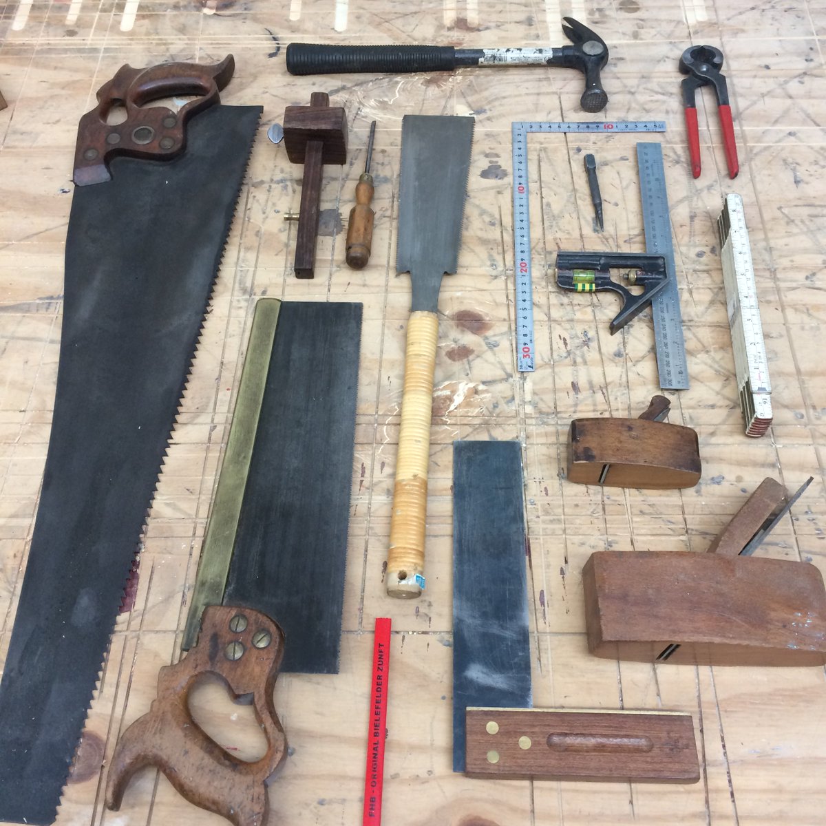 LondonSculpture's tweet photo. YES! It's 'Get Handy - Woodwork' : Sunday 2nd June.
We'll get you confident in marking out, cutting up and constructing in wood. You'll get to know which tools you need and how to use them for #woodwork. PLUS you'll create your own handy tool tote in wood.
https://t.co/pjScCaxG9D https://t.co/tS5srVgloK